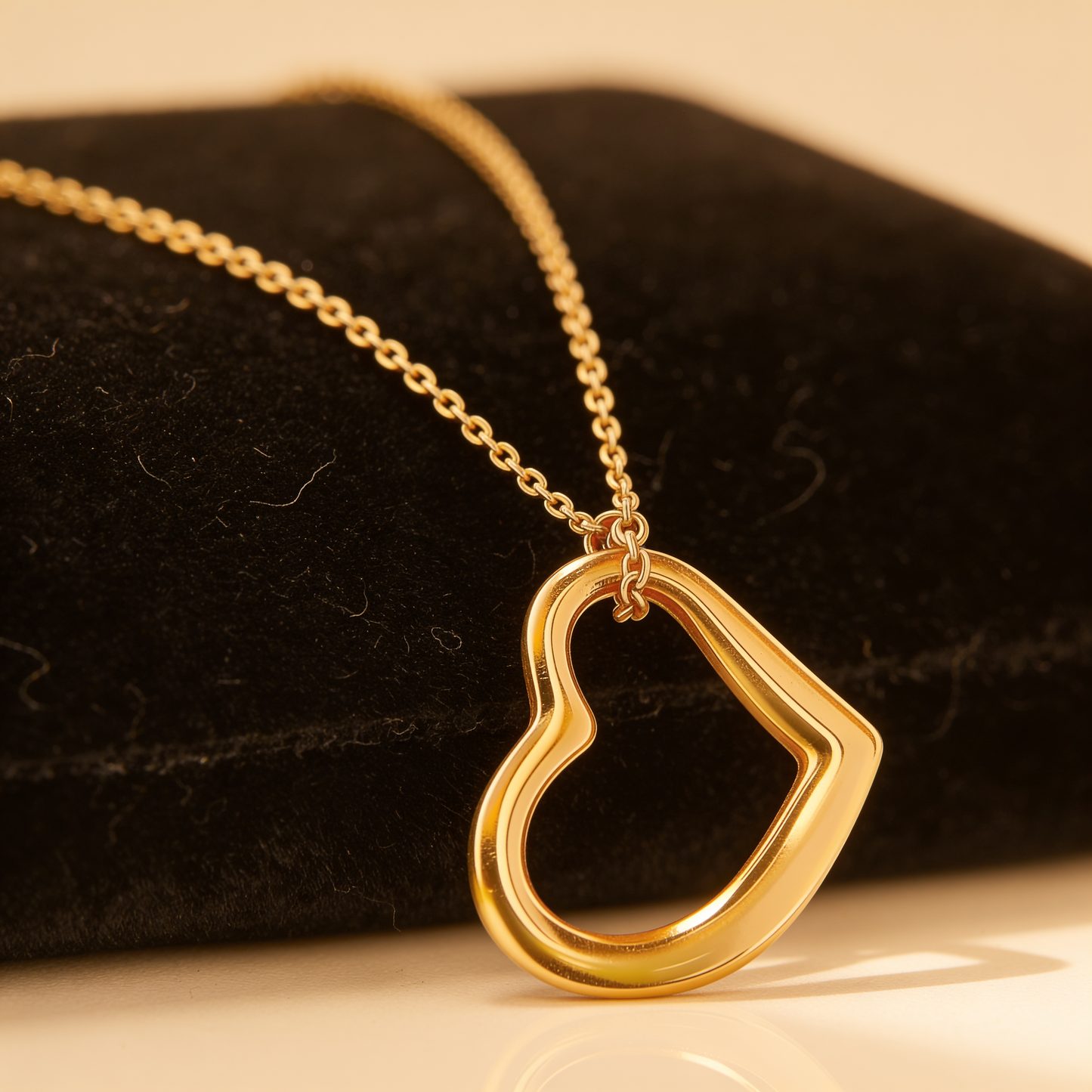 Minimalist Heart Neklace