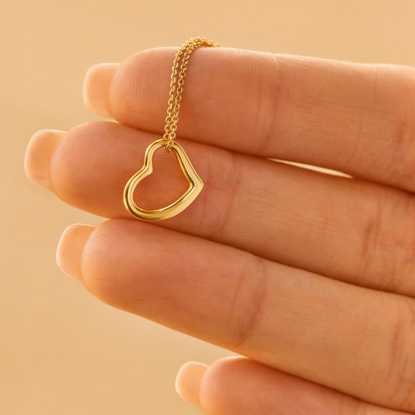 Minimalist Heart Neklace